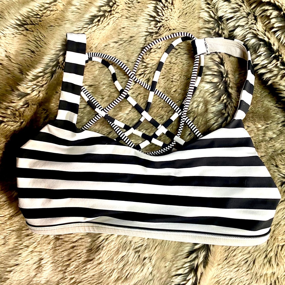 Lululemon free to be wild bra striped size 6
